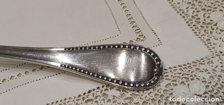 Antig&uuml;edades: Cuchar&oacute;n ba&ntilde;o de plata con sello. - Foto 4
