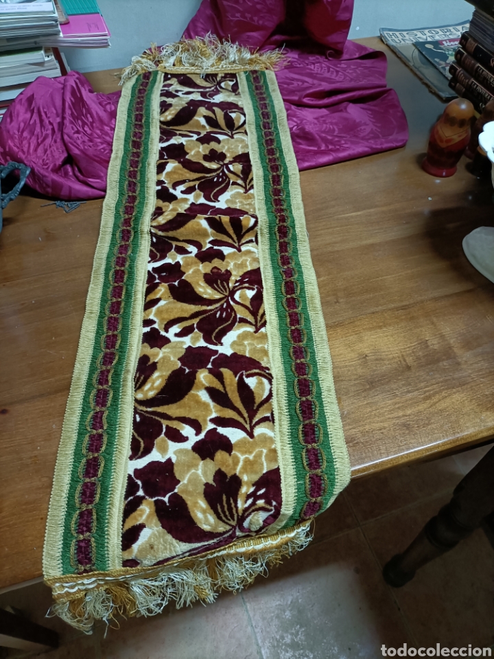 Antig&uuml;edades: Alfombrilla para mesa. 105 x 29 cms - Foto 1