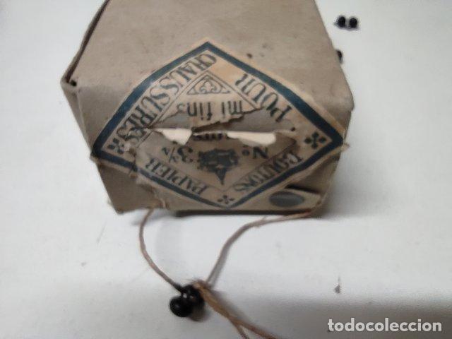 Antig&uuml;edades: ANTIGUA CAJA DE BOTONES PARA BOTAS - Foto 6