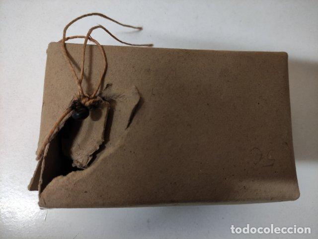 Antig&uuml;edades: ANTIGUA CAJA DE BOTONES PARA BOTAS - Foto 7