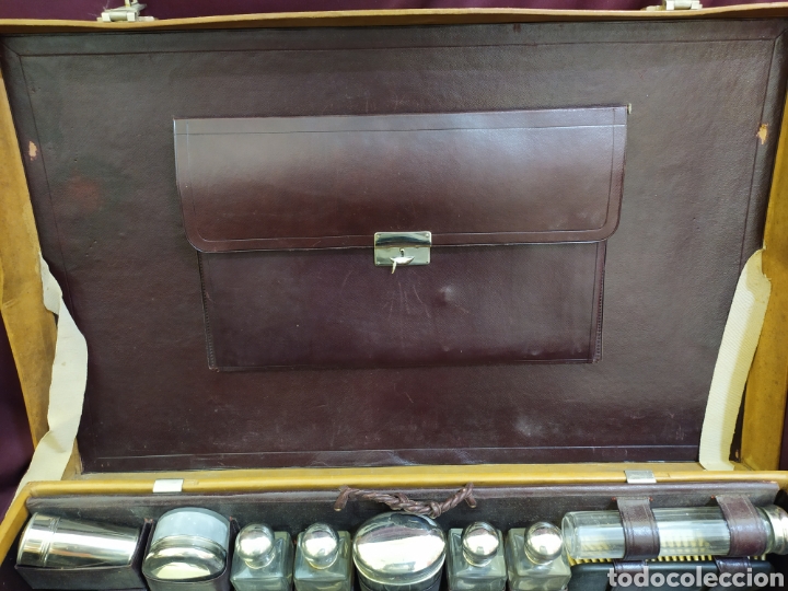 Antig&uuml;edades: Maleta de viaje con complementos o tocador - Foto 4