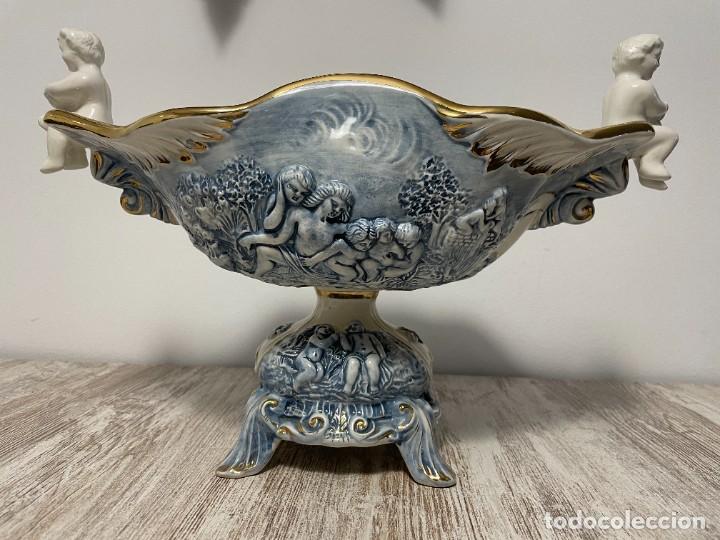 Antig&uuml;edades: ANTIGUO CENTRO DE MESA DE CERAMICA CAPODIMONTE - Foto 1