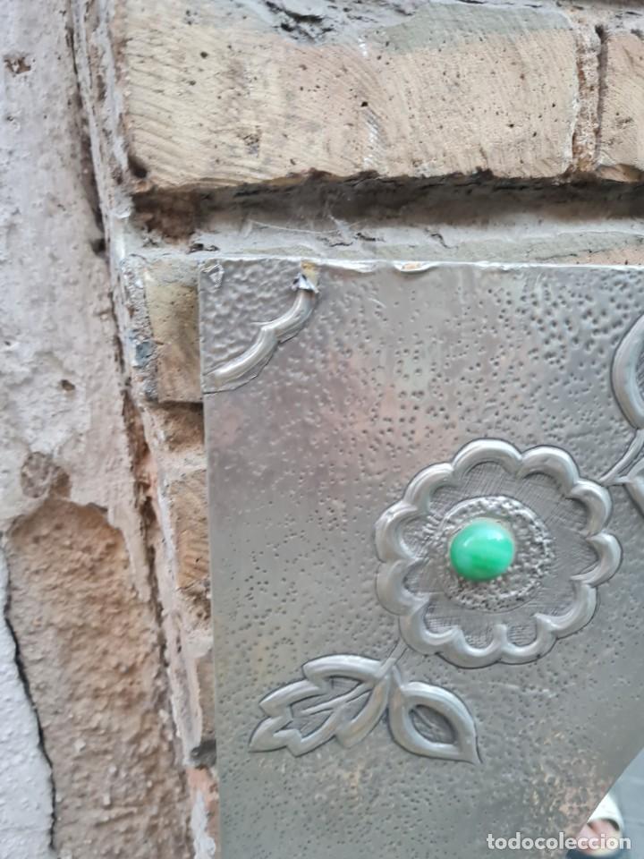 Antig&uuml;edades: Espejo de esta&ntilde;o repujado - Foto 4