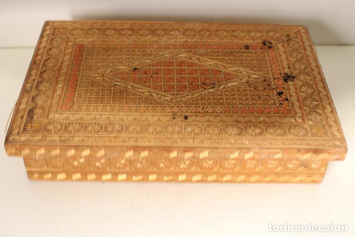 Antig&uuml;edades: caja de madera marqueteria - Foto 1