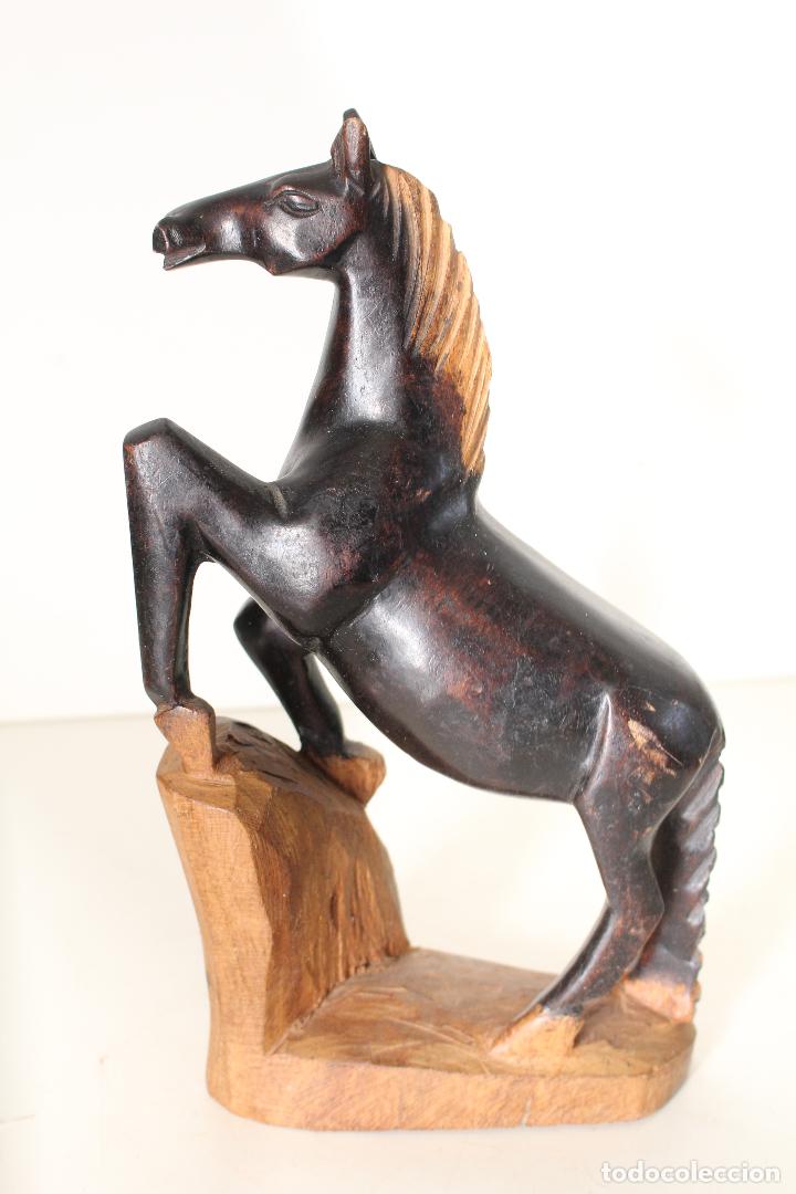 Antig&uuml;edades: caballo de madera - Foto 3