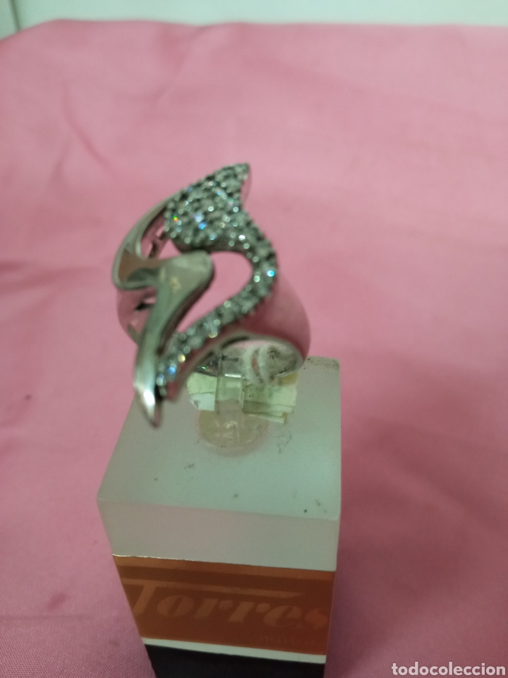 Antig&uuml;edades: Sortija con circonitas plata + - Foto 1