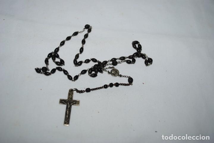 Antig&uuml;edades: ANTIGUO ROSARIO DE SEMILLAS . - Foto 1