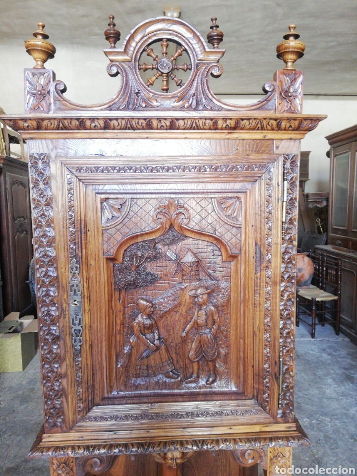 Antig&uuml;edades: Mueble tallado en roble restaurado - Foto 2