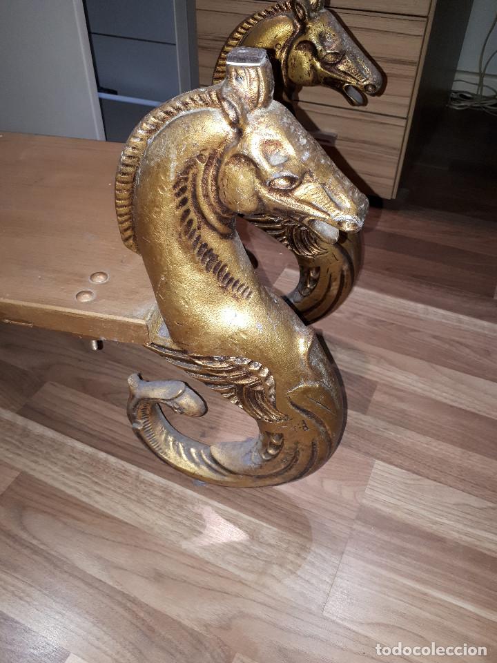 Antig&uuml;edades: MESA ANTIGUA CABALLITOS DE MAR - Foto 2