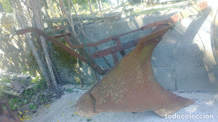 Antig&uuml;edades: Arado de revertedera antiguo - Foto 1