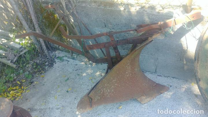 Antig&uuml;edades: Arado de revertedera antiguo - Foto 2