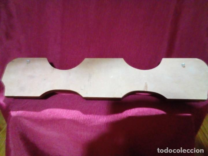 Antig&uuml;edades: perchero de madera y hierro - Foto 4