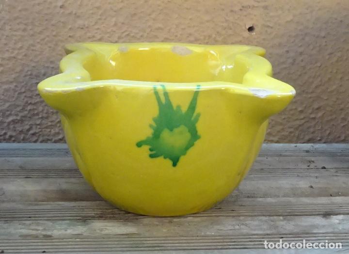 Mortero de cerámica amarillo