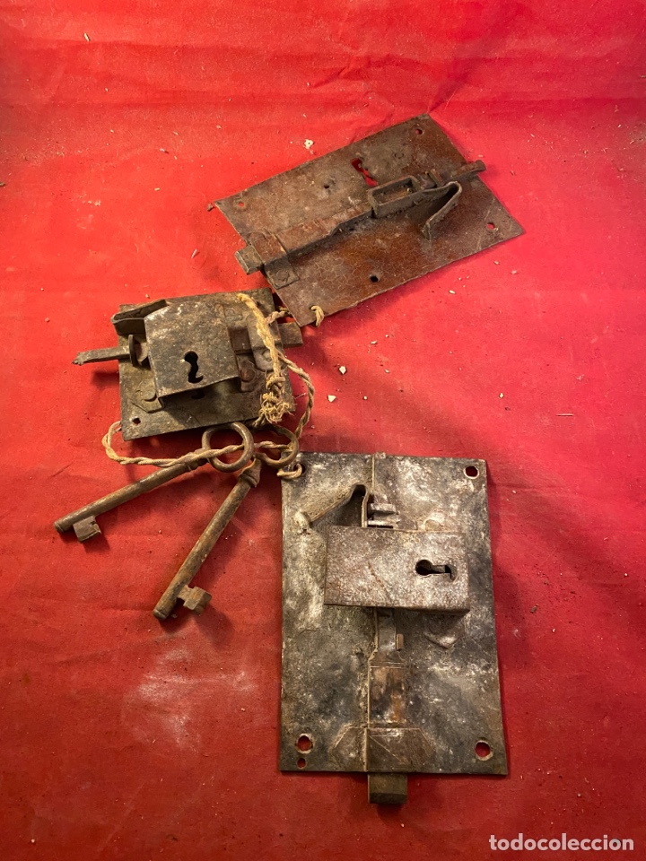 Antig&uuml;edades: Lote de cerraduras - Foto 2
