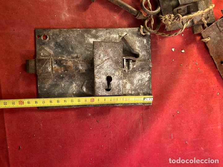 Antig&uuml;edades: Lote de cerraduras - Foto 3
