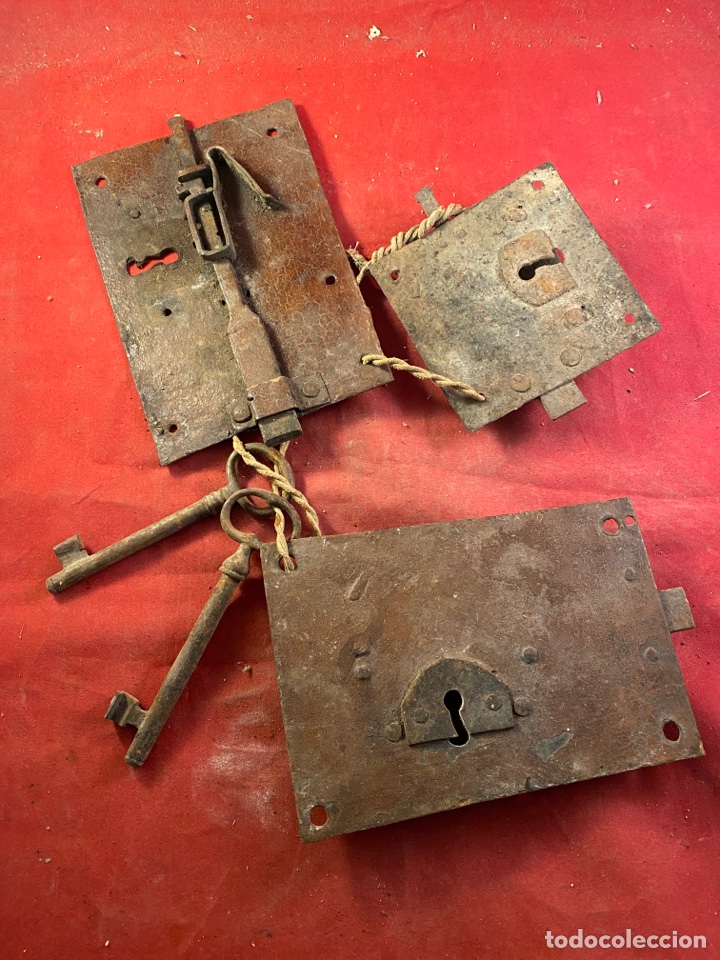 Antig&uuml;edades: Lote de cerraduras - Foto 1