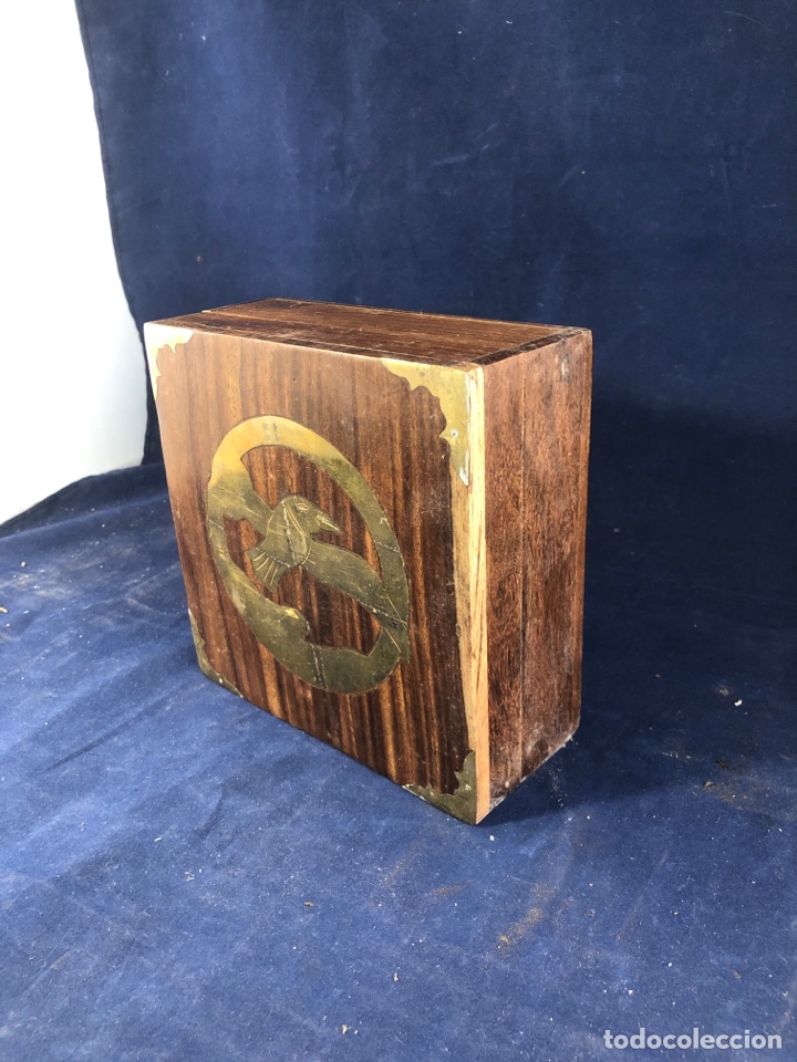 Antig&uuml;edades: Caja madera con motivo en bronce - Foto 2