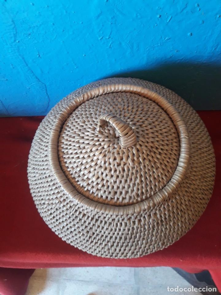 Antig&uuml;edades: Cesta de rafia antigua. - Foto 2