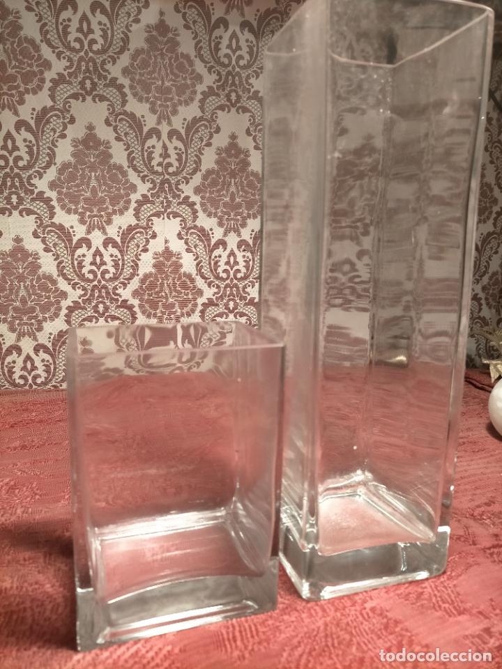 Antig&uuml;edades: Pareja de jarrones / floreros de cristal cuadrado y rectangular a&ntilde;os 80 - Foto 3