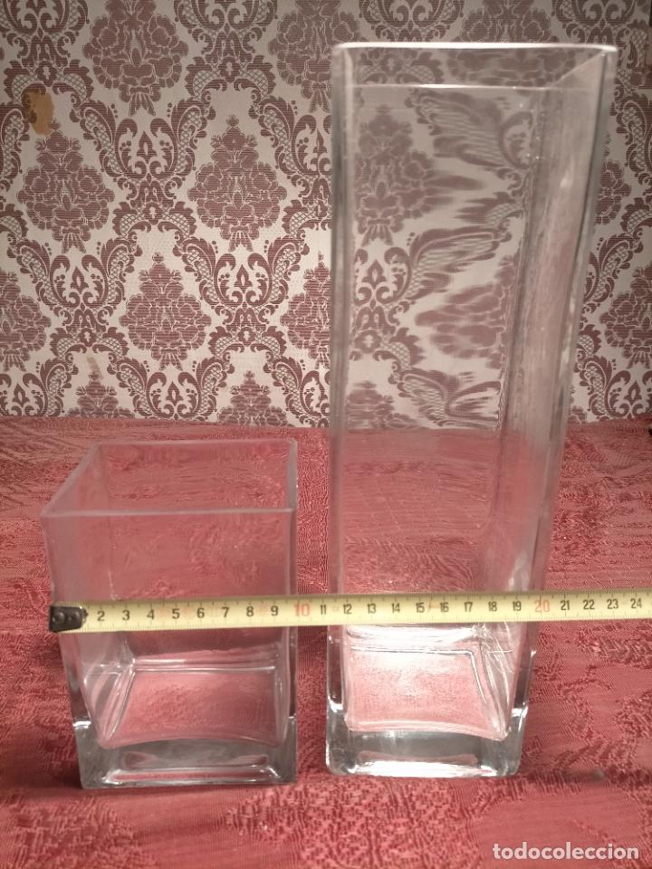 Antig&uuml;edades: Pareja de jarrones / floreros de cristal cuadrado y rectangular a&ntilde;os 80 - Foto 6
