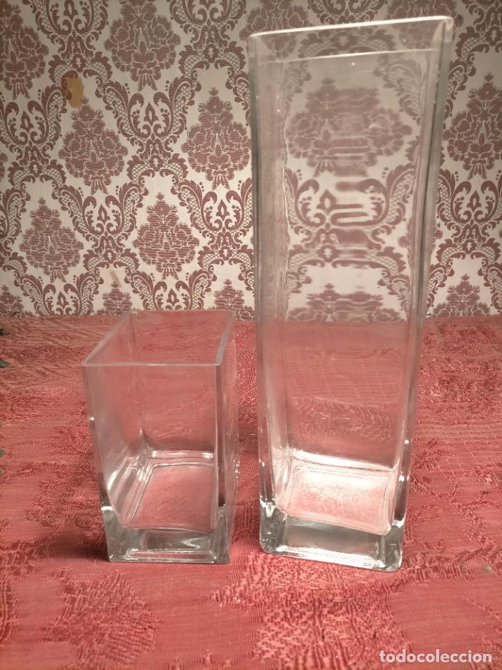 Antig&uuml;edades: Pareja de jarrones / floreros de cristal cuadrado y rectangular a&ntilde;os 80 - Foto 12