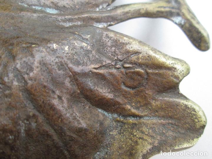 Antig&uuml;edades: TARJETERO EN BRONCE MACIZO CON FORMA DE HOJA - Foto 4