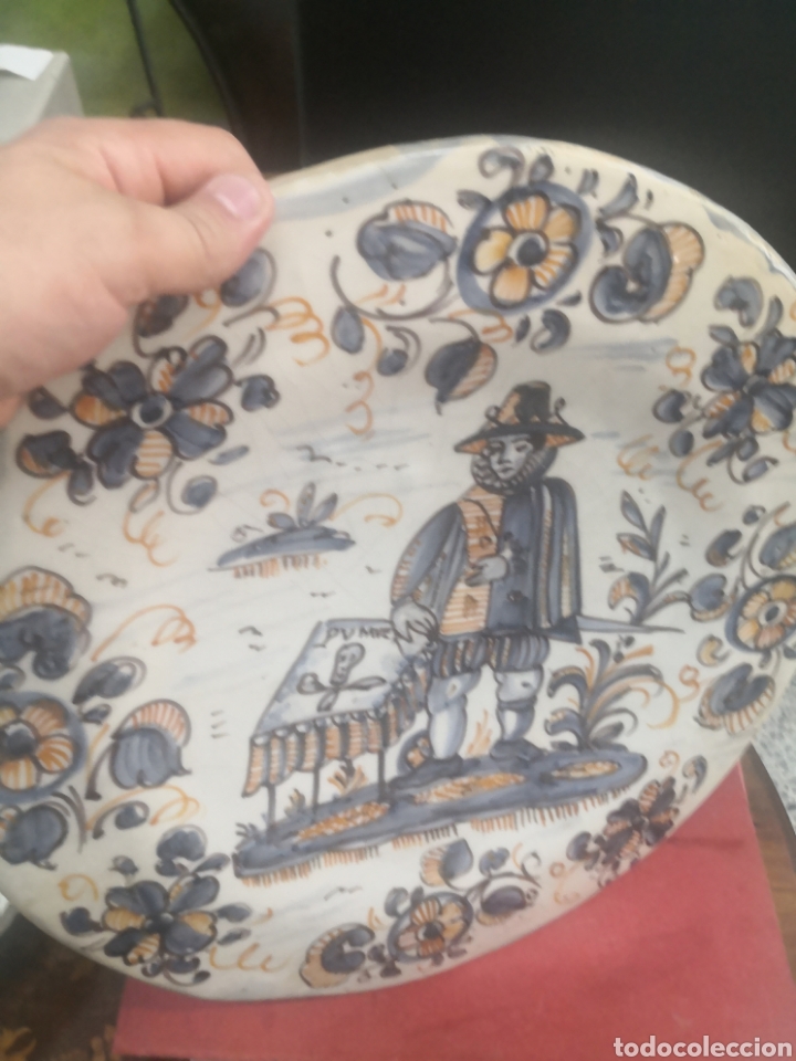 Antig&uuml;edades: Plato de cer&aacute;mica talavera - Foto 3