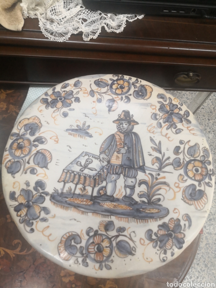 Antig&uuml;edades: Plato de cer&aacute;mica talavera - Foto 1