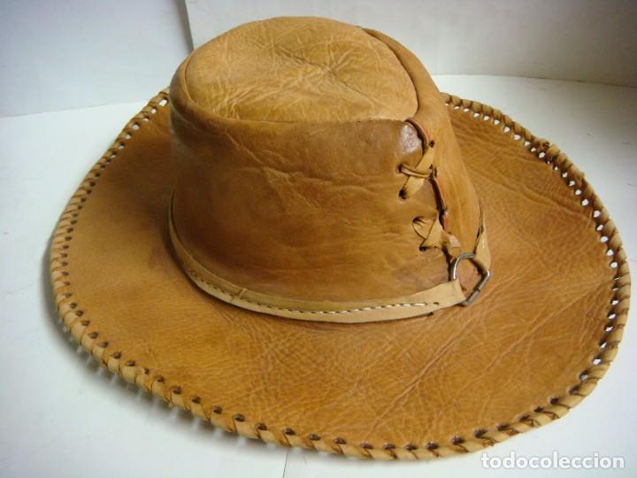 Antig&uuml;edades: SOMBRERO DE CUERO (&) - Foto 1