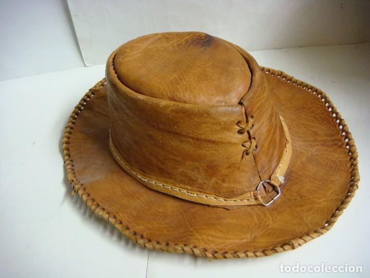 Antig&uuml;edades: SOMBRERO DE CUERO (&) - Foto 1