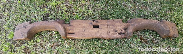 Antig&uuml;edades: ANTIGUO YUGO DE MADERA 135 CM. DE LARGO - Foto 2