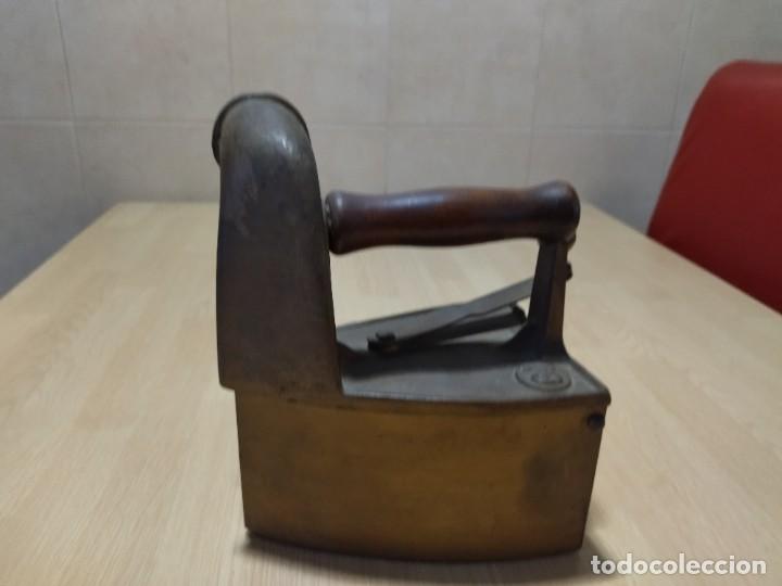 Antig&uuml;edades: Plancha hierro licsa antigua. - Foto 5