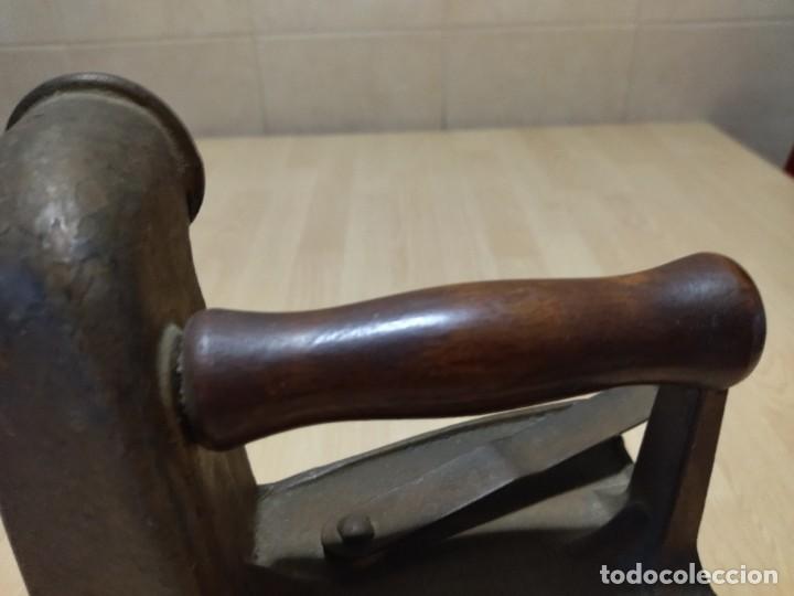 Antig&uuml;edades: Plancha hierro licsa antigua. - Foto 6