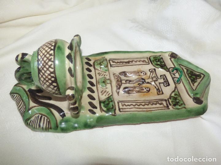 Antig&uuml;edades: Benditera ceramica,de Teruel. - Foto 3