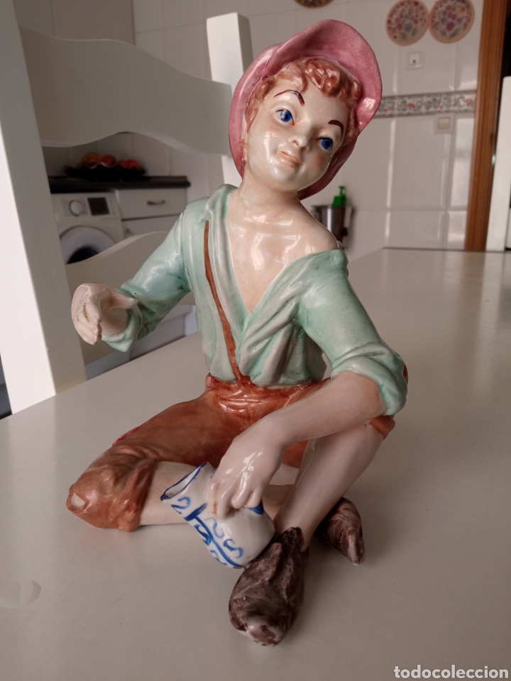 Antiques: Figura ni&ntilde;o en porcelana de SUREDA