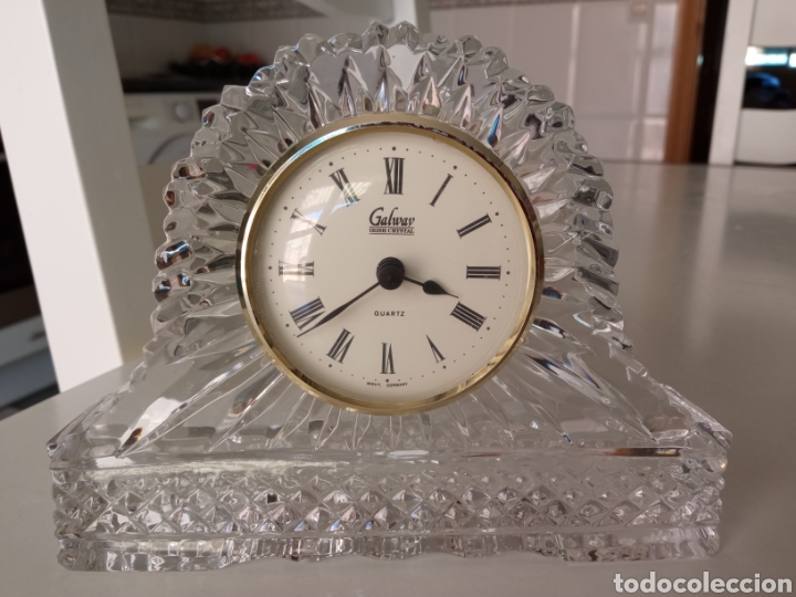 Antiquit&eacute;s: Antiguo reloj en cristal tallado y macizo europeo