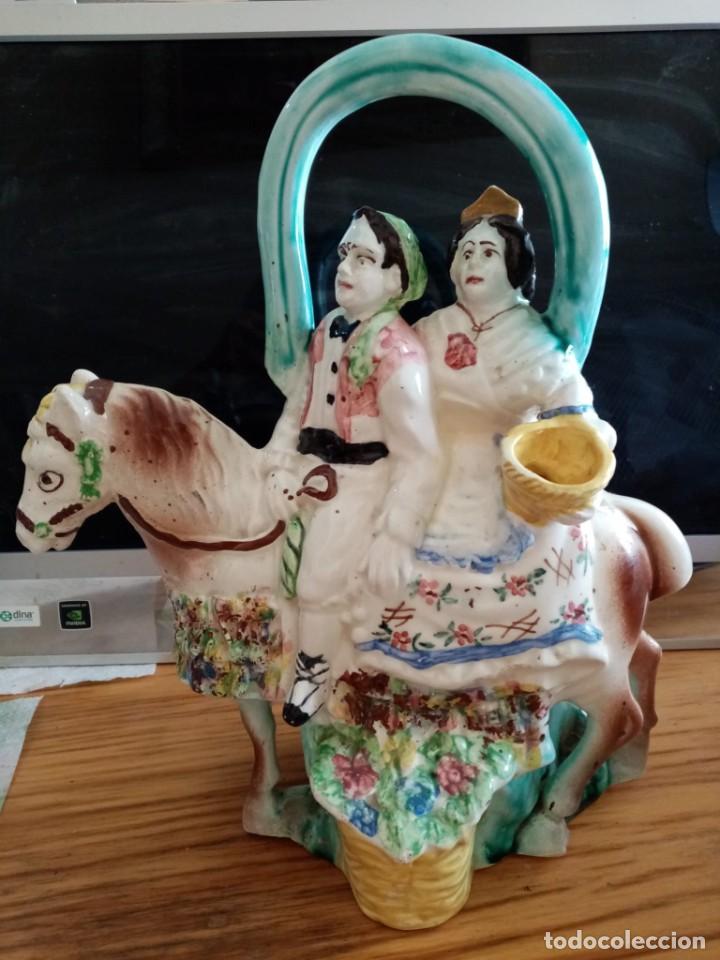 Antig&uuml;edades: Botijo de cer&aacute;mica valenciano - Foto 1