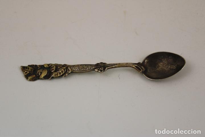 Antig&uuml;edades: cucharilla en plata de ley 800 - Foto 1