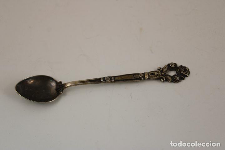 Antig&uuml;edades: cucharilla en plata de ley 800 - Foto 3