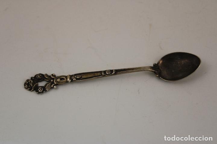 Antig&uuml;edades: cucharilla en plata de ley 800 - Foto 1