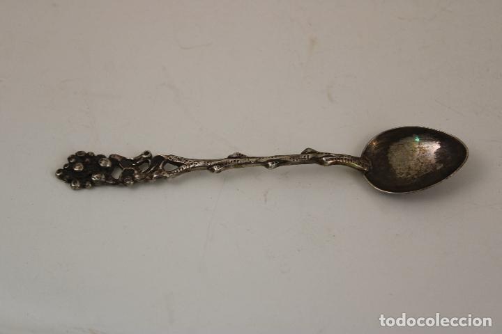 Antig&uuml;edades: cucharilla en plata de ley 800 - Foto 3