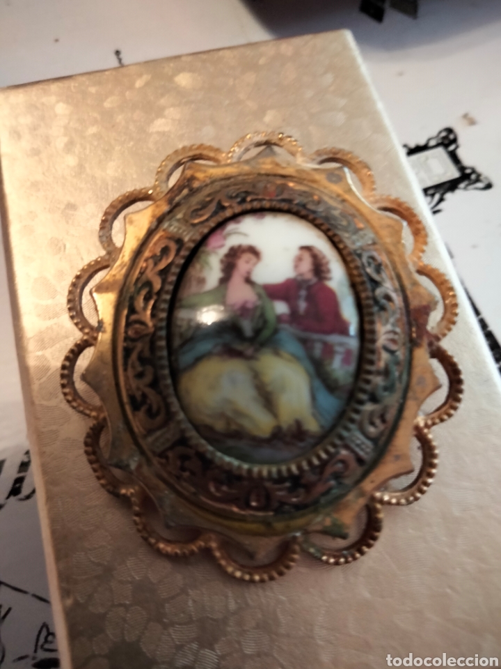 Antig&uuml;edades: Broche con escena antigua - Foto 2