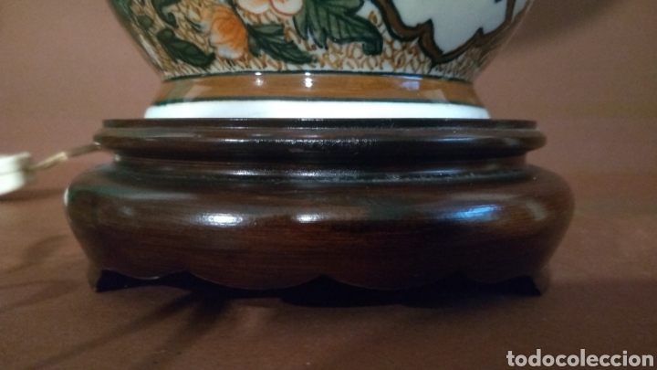 Antigüedades: Lampara de porcelana China sobre peana de madera decoración floral - Foto 11 - 276266868
