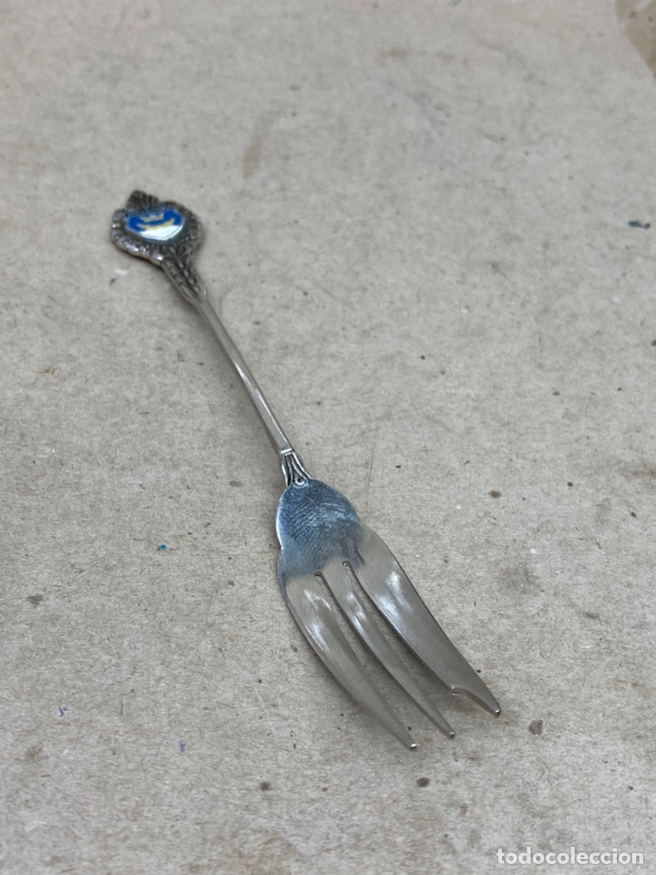 Antiquit&eacute;s: Tenedor met&aacute;lico Jelsinki