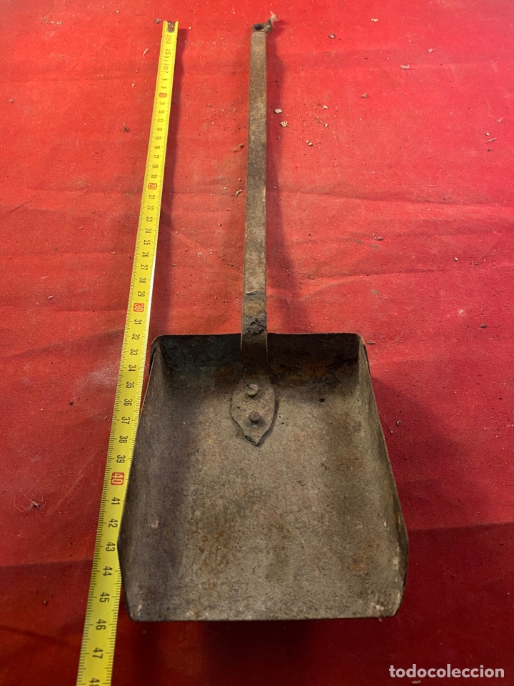 Antig&uuml;edades: RECOGEDOR FORJA CHIMENEA S.XIX - Foto 3