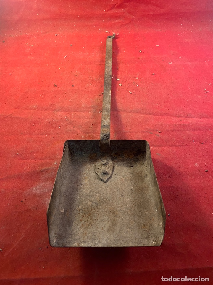 Antig&uuml;edades: RECOGEDOR FORJA CHIMENEA S.XIX - Foto 1
