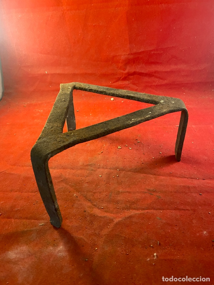 Antig&uuml;edades: Base tr&iacute;pode de hierro cocina - Foto 2