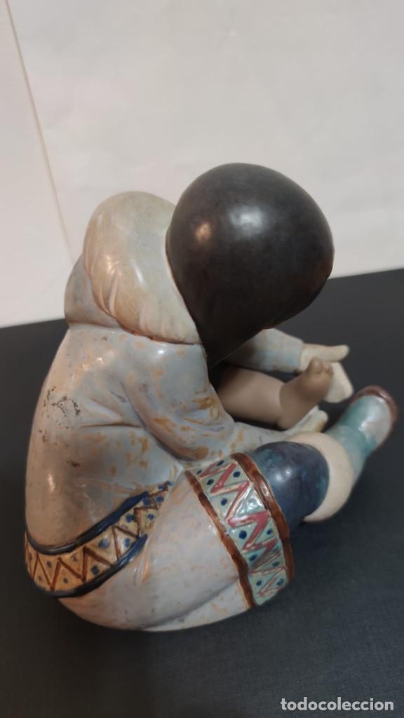 Antig&uuml;edades: Esquimalita cuid&aacute;ndose el pie. Lladr&oacute; - Foto 4