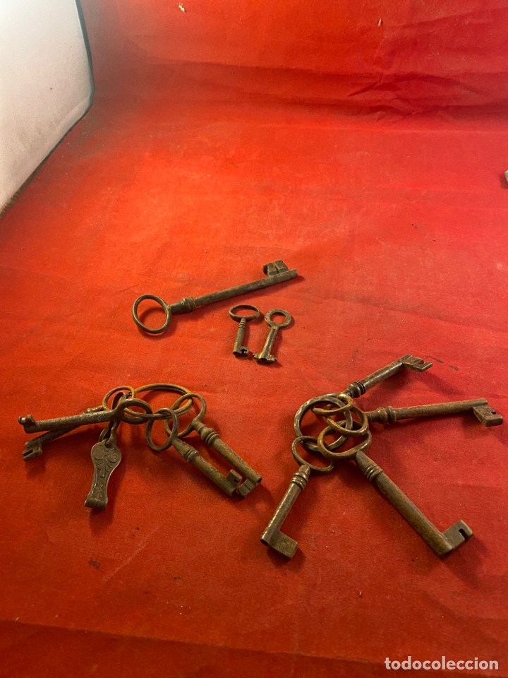 Antig&uuml;edades: Lote de antiguas llaves - Foto 2