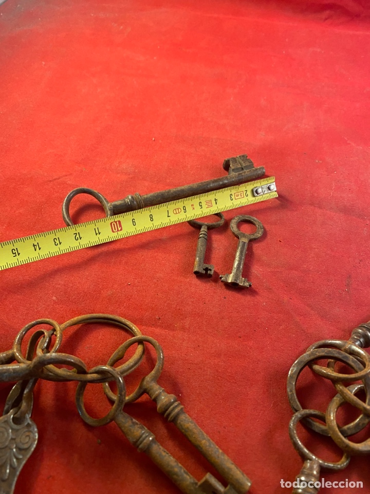 Antig&uuml;edades: Lote de antiguas llaves - Foto 3
